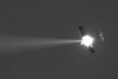Tia laser đốt cháy máy bay thành tro bụi