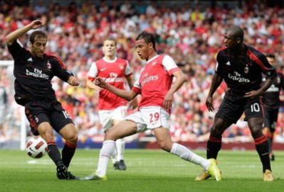 Arsenal và Milan chia điểm tại Emirates Cup 2010