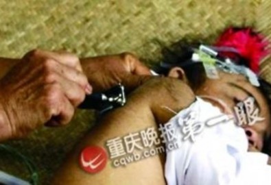 “Mẹ ơi, con không phải quái vật!”