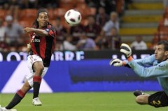 Milan thắng to để chào đón Ibrahimovic