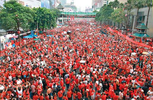 Áo đỏ Thái Lan kỷ niệm ngày đảo chính