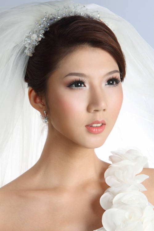 Model Việt đua nhau làm cô dâu