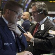 Dow Jones hoàn thành 3 tuần tăng điểm liên tiếp