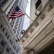 Dow Jones lên sát 11.150 điểm