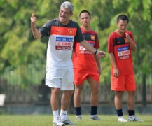 HLV Calisto tin tưởng Công Vinh kịp thi đấu AFF Cup