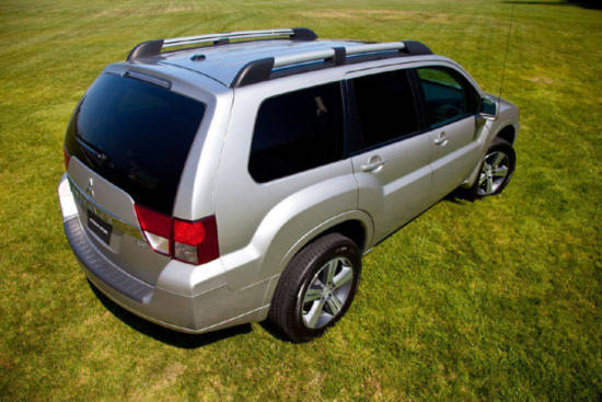 Mitsubishi Endeavor 2011: cải tiến mờ nhạt