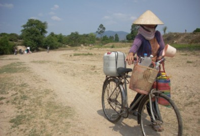 Nghịch lý hạn hán khốc liệt giữa... mùa mưa