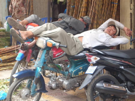 Người và xe máy - những khoảnh khắc hài hước