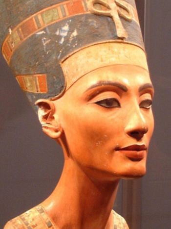 Nguyên liệu trang điểm mắt của người Ai Cập cổ đại được phát hiện là một dược phẩm