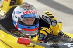Thủ tướng Nga Putin lái xe đua Công thức 1