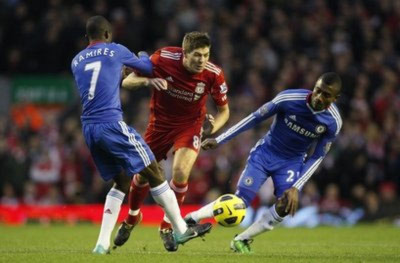 Liverpool (đỏ) đã chơi hay hơn Chelsea trên mọi phương diện.