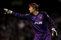 Van der Sar chê Man City ‘chết nhát’