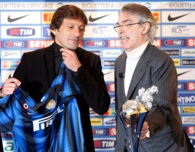 Leonardo (trái) và Chủ tịch Moratti của Inter.