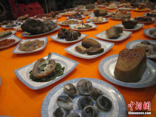 Món ăn bằng đá trông như thật