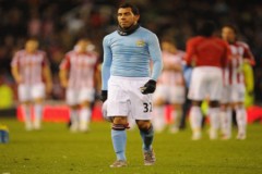 Tevez ra “yêu sách” để ở lại Man City