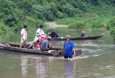 Thủy điện lại xả lũ gây ngập nặng