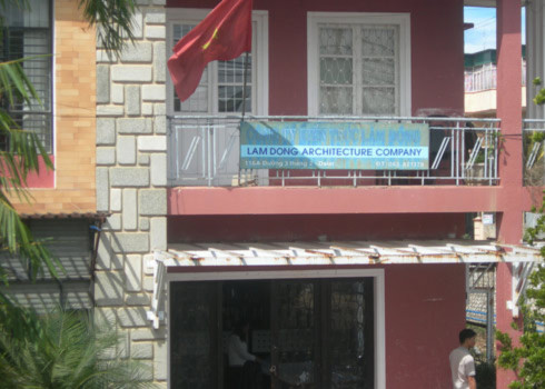 Trụ sở Công ty kiến trúc Lâm Đồng đóng ở khu vực sầm uất tại Đà Lạt. Ảnh: Quốc Dũng