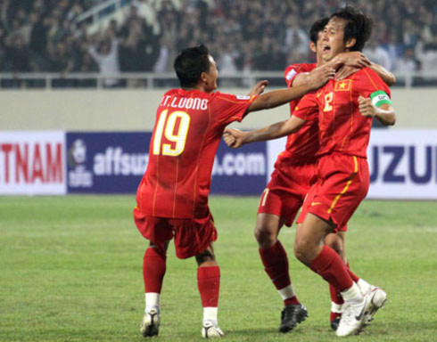 Việt Nam thắng tưng bừng 7-1 trận ra quân AFF Cup