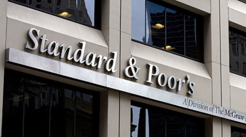 S&P là hãng xếp hạng tín nhiệm thứ 3 hạ bậc Việt Nam trong năm 2010.