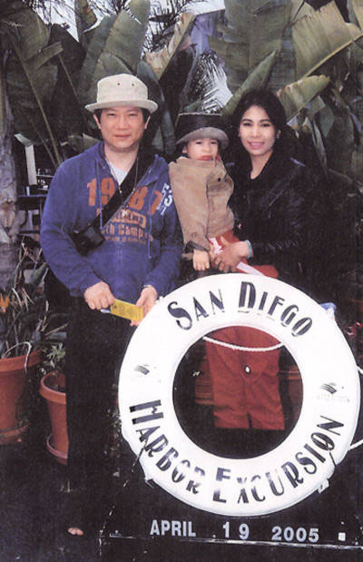 Gia đình Lý Hương đi chơi vào tháng 4/2005 tại Mỹ. Ảnh: Tony Lam