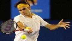 Federer thoát hiểm ở vòng hai