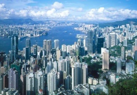 Giá nhà ở Hong Kong đắt hơn London – thành phố có giá nhà cao thứ hai thế giới – tới 55%. Ảnh: Goway