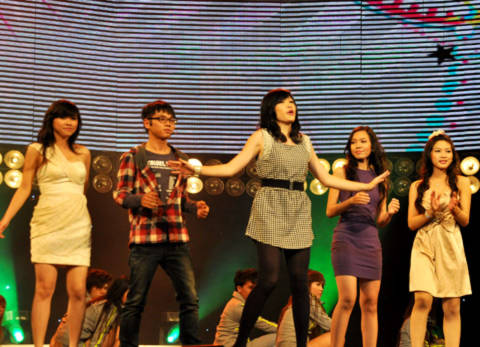 Phần thể hiện của các Hot Vteen năm 2009.