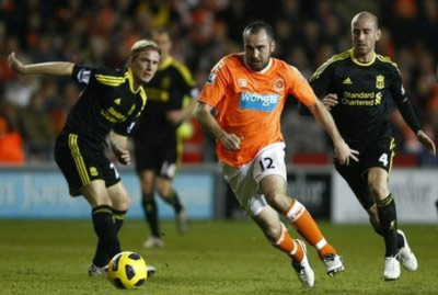 Blackpool (áo cam) mới chính là đội thể hiện được nhiều hơn Liverpool.