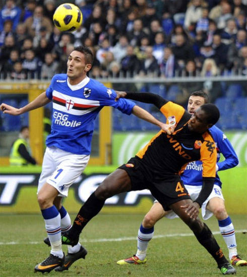 Juan (áo đen) là tội đồ khiến Roma bại trận ở Genova.