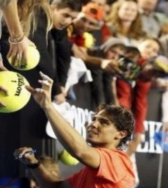 Nadal và Clijsters ghi danh vào tứ kết