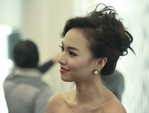 Ngọc Diệp trả lời phỏng vấn trong buổi họp báo 