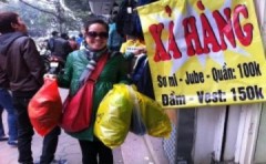 Nhiều điểm bán xả hàng dịp Tết