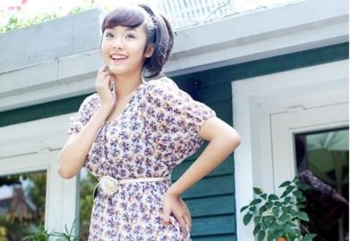 Siêu mẫu 12 tuổi rạng rỡ đầu năm mới