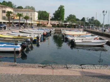 Bến cảng Bardolino (Ảnh của Elke Beckert)