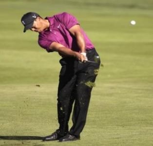 Tiger Woods khởi đầu thuận lợi