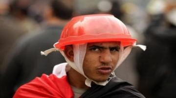 Các kiểu mũ bảo hiểm của người biểu tình Ai Cập