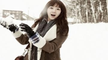 Choi Ji Woo đùa nghịch trong tuyết