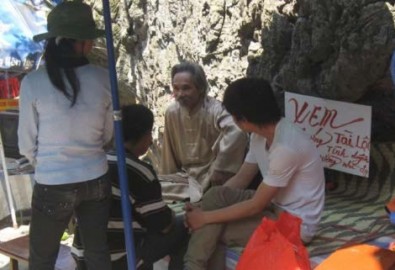Dở mếu dở cười những "quý bà" mê coi bói