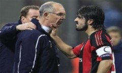 Gattuso bóp cổ và húc đầu trợ lý HLV Tottenham