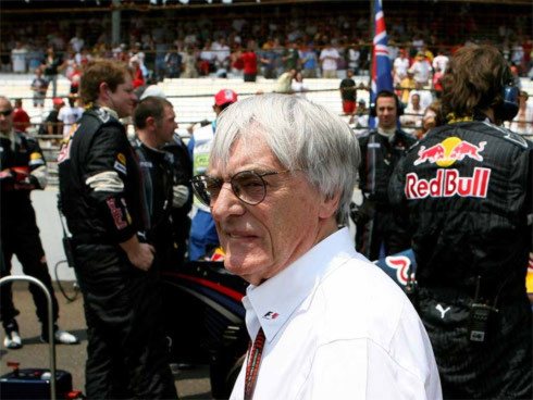 Ecclestone và nhà tổ chức F1 đang đứng trước lựa chọn khó khăn về việc nên hay không nên hủy GP Bahrain.
