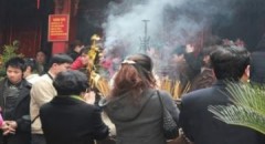 Hà Nội cấm công chức đi lễ chùa trong giờ làm việc