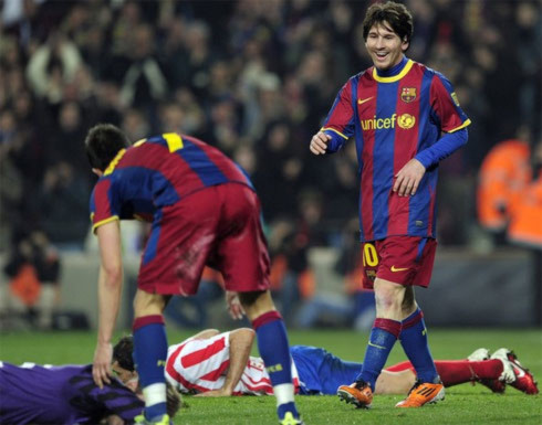 Messi lập hattrick, Barca xô đổ kỷ lục của Real