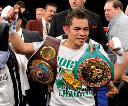 Donaire trở thành nhà vô địch mới ở hạng gà WBC và WBO.