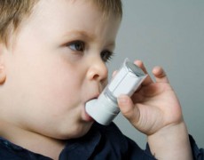 Uống nhiều kháng sinh trẻ dễ mắc hen suyễn