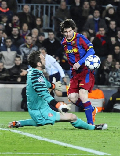 Messi đã làm người xem bất ngờ bằng pha xử lý mở tỷ số cho Barca.