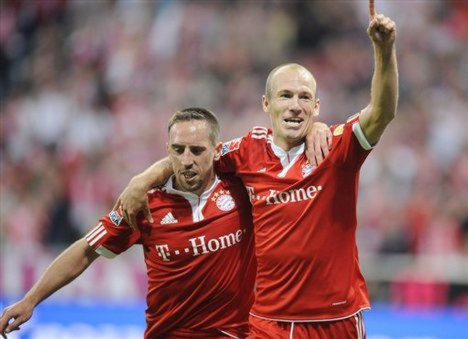 Bộ đôi chạy cánh đầy tài năng của Bayern, Robben và Ribery.