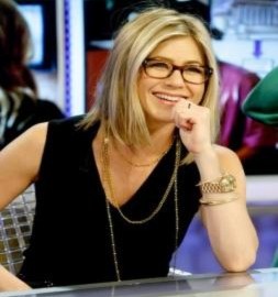 Jennifer Aniston làm đạo diễn phim ngắn