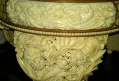 Lồng chim nửa tỷ đồng làm từ ngà voi?
