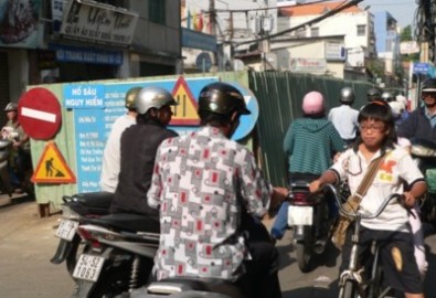 Năm 2011, người Sài Gòn còn khổ hơn vì lô cốt