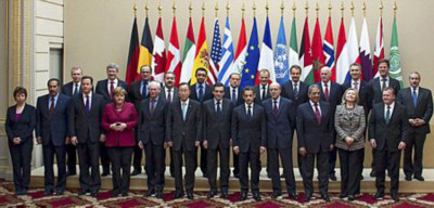 Các lãnh đạo các nước chụp ảnh lưu niệm sau khi ủng hộ